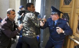 Оппозиция стремительно теряет влияние на жителей Киева