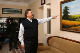 Янукович будет вынужден отказаться от части резиденций