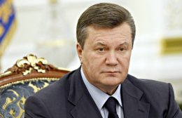 Виктор Янукович поздравил украинцев с Днем освобождения от фашистов
