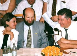 Кабмин пытается вернуть в Украину деньги, отобранные у народа Лазаренко и Тимошенко