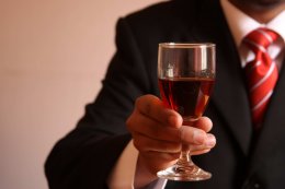 Ежедневное употребление вина поможет сохранить ясность ума до старости