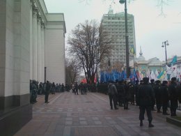 Милиция усилила охрану Верховной Рады Украины (ФОТО)