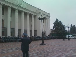 Милиция усилила охрану Верховной Рады Украины (ФОТО)