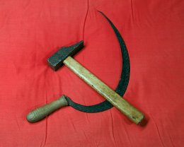 Во сколько обойдется запрет коммунистической идеологии