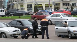 Гаишники научились виртуозно "разводить" водителей с помощью подставных лиц Гаишники научились виртуозно "разводить" водителей с помощью подставных лиц