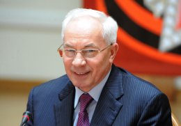 Азарова больше любят в других странах, чем в Украине