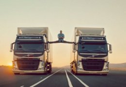 Ван Дамм снялся в рекламе Volvo с риском для жизни (ВИДЕО)