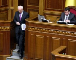 Скандал в ВР: Оппозиция освистала Азарова (ВИДЕО)