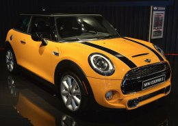 В сети появились первые изображения нового хэтчбека MINI (ФОТО)