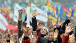 Напряжение на акциях протеста в центре Киева превысило все допустимые пределы