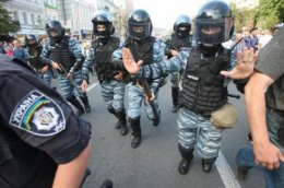 Свободовцы пытались прорваться в Печерский райсуд (ВИДЕО)