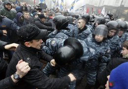 ЕС призывает милицию воздержаться от силовых методов на Евромайдане