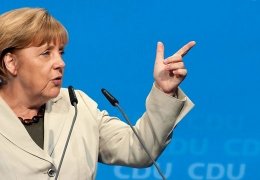 Меркель приглашает Януковича в Германию