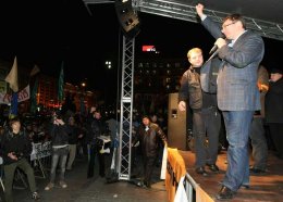 Луценко требует распустить парламент