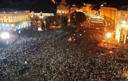 В Киеве на Евромайдане началась драка