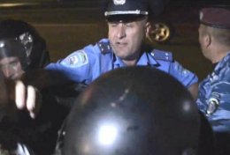 В противостоянии на Банковой ранено 100 милиционеров