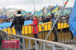 Кернес приехал агитировать на антимайдан в Харькове на велосипеде (ФОТО)