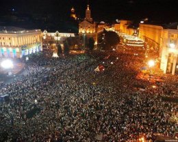 В Киеве на Евромайдане количество митингующих достигло 1,6 миллиона человек