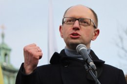 Яценюк заявил, что Президент никуда не улетал