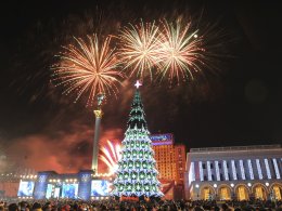 В Киеве отменили традиционную новогоднюю елку (ВИДЕО)