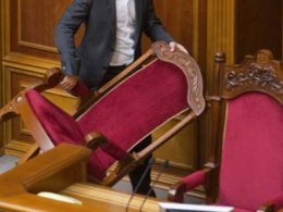 Оппозиционные депутаты намерены сегодня блокировать работу ВР