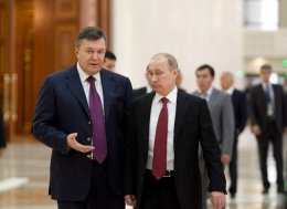 Путин хочет повязать Януковича кровью