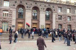 Суд постановил выгнать активистов из здания КГГА (ДОКУМЕНТ)