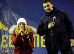 Невеста Владимира Кличко Хайден Панеттьери выступила на Евромайдане в Киеве
