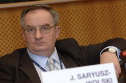 Европа требует от Януковича освободить арестованных активистов