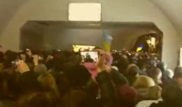 Столичное метро переполнено - люди стекаются на "Марш миллиона"