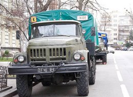 Под правительственный квартал стягивают спецтехнику и «Беркут»