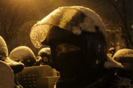 Улицу Грушевского зачистили от баррикад (ВИДЕО)
