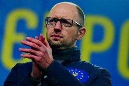 Яценюк договорился с милиционерами на Евромайдане (ВИДЕО)
