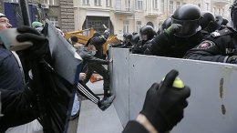 Проход в Кабмин свободен, но Банковая заблокирована