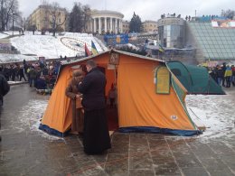 Утро на Майдане Независимости проходит спокойно