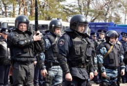 Власти подтягивают спецназ из разных областей страны (ВИДЕО)