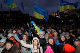 Евромайдан единогласно проголосовал за переговоры оппозиции с Януковичем