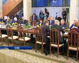 Янукович поддержал мораторий на неприменение силы против митингующих