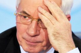 Азаров призывает митингующих оставить Киев в покое
