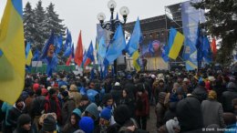 Антимайдан напомнил Евромайдану про бронепоезд