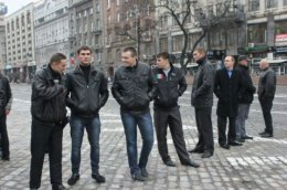 С наступлением темноты на Евромайдане готовятся к провокациям