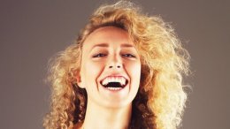 Специалисты установили, что смех опасен для некоторых людей
