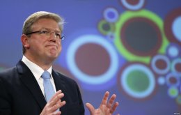 Штефан Фюле рассказал, из-за чего ЕК приостановила переговоры по Ассоциации