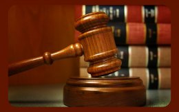 Суд требует от Захарченка объяснений по поводу разгона Майдана
