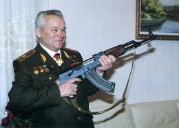 Скончался советский конструктор Михаил Калашников