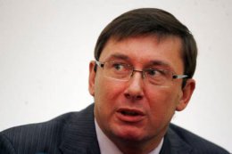 Луценко не одобрил способ демонтажа памятника Ленину в Киеве