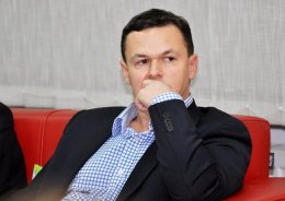 Экс-главред «Корреспондента» назвал медиа-холдинг Курченко зоопарком
