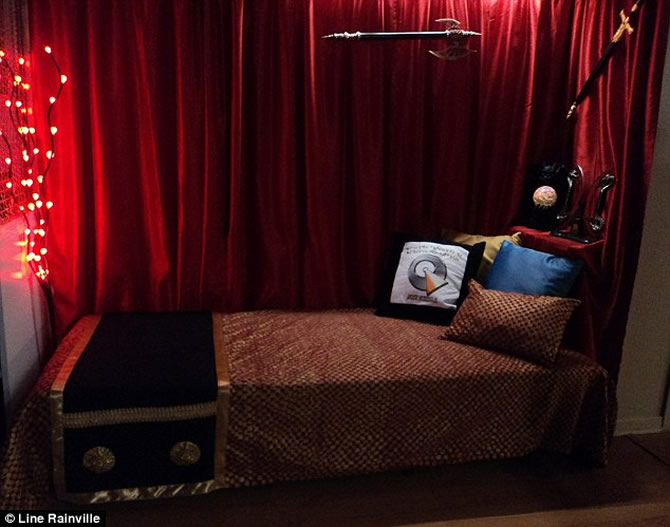 Поклонница сериала «Звездный путь: Энтерпрайз» превратила свой дом в звездолет (ФОТО) Поклонница сериала «Звездный путь: Энтерпрайз» превратила свой дом в звездолет (ФОТО)