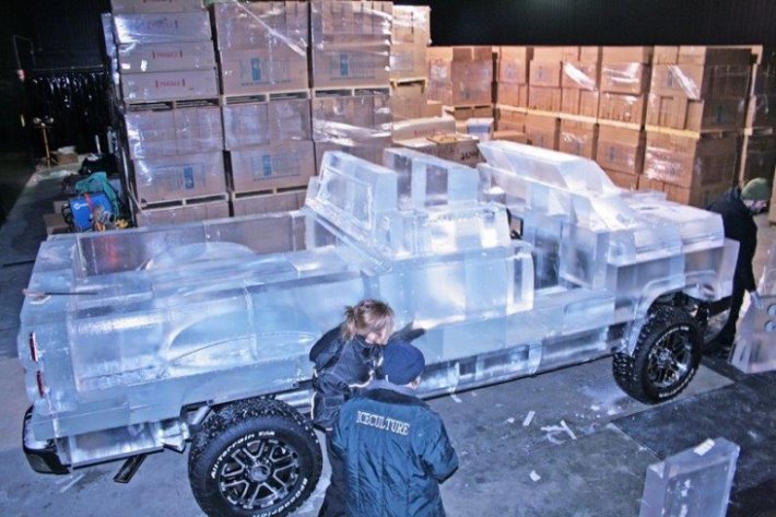 В Канаде создали полнофункциональный пикап изо льда (ФОТО+ВИДЕО)