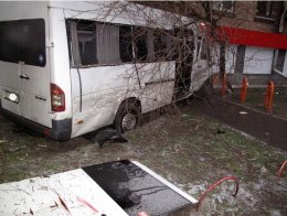 В центре Киева такси врезалось в маршрутку полную людей (ФОТО)